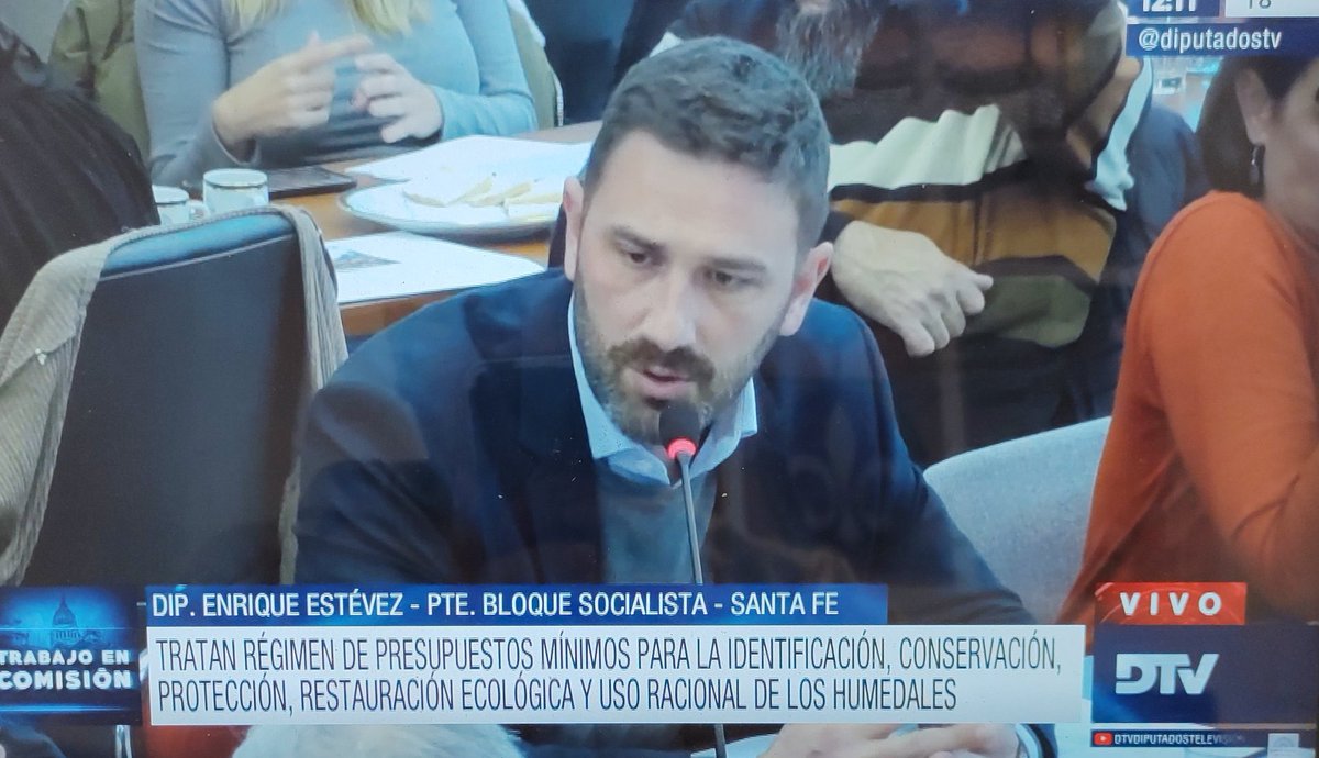 Hoy puede ser un gran día! 
Hoy debe haber dictamen de la #LeyDeHumedales 
Es ahora, y es de la mano del socialismo!
Felicitaciones <a href="/EnriqueeEstevez/">Enrique Estévez</a> por empujar y lograr este tratamiento