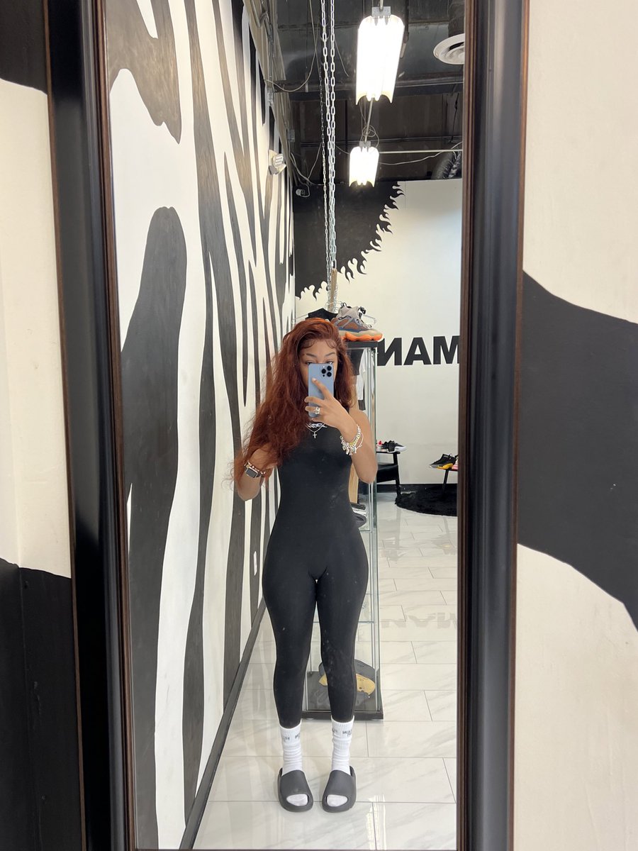 kel so pretty on Twitter "just throwing fits"