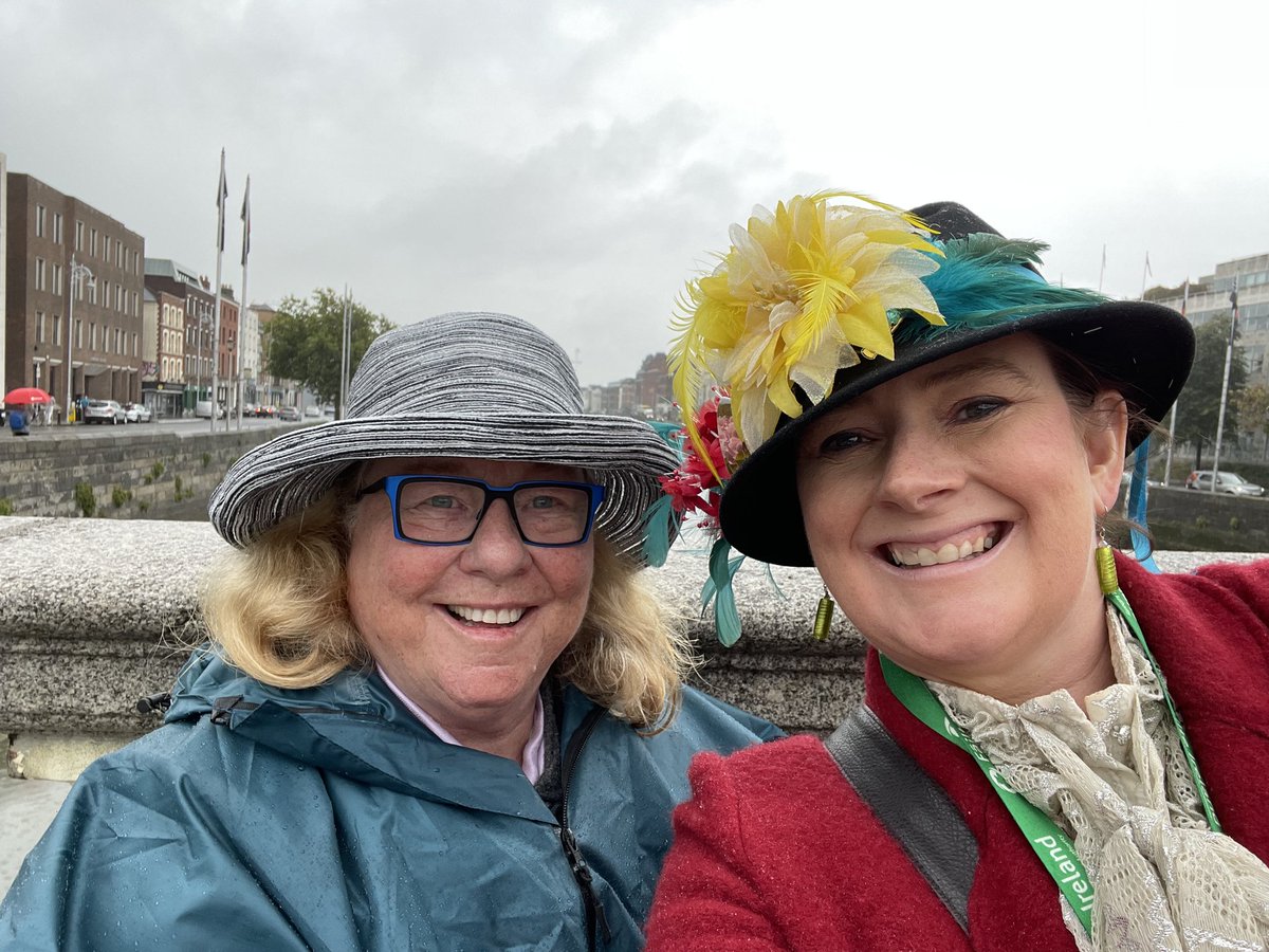 singtourguide's tweet photo. Thank you Cyndi all the way from Florida enjoying a 'soft' day in Dublin, safe travels back to the US...delighted you enjoyed today 🤩
#failteireland 
#dublinsbreathoffreshair 
#walkingtoursdublin
#WinterInDublin 
#rainydayactivities https://t.co/BDmsn3rRvH