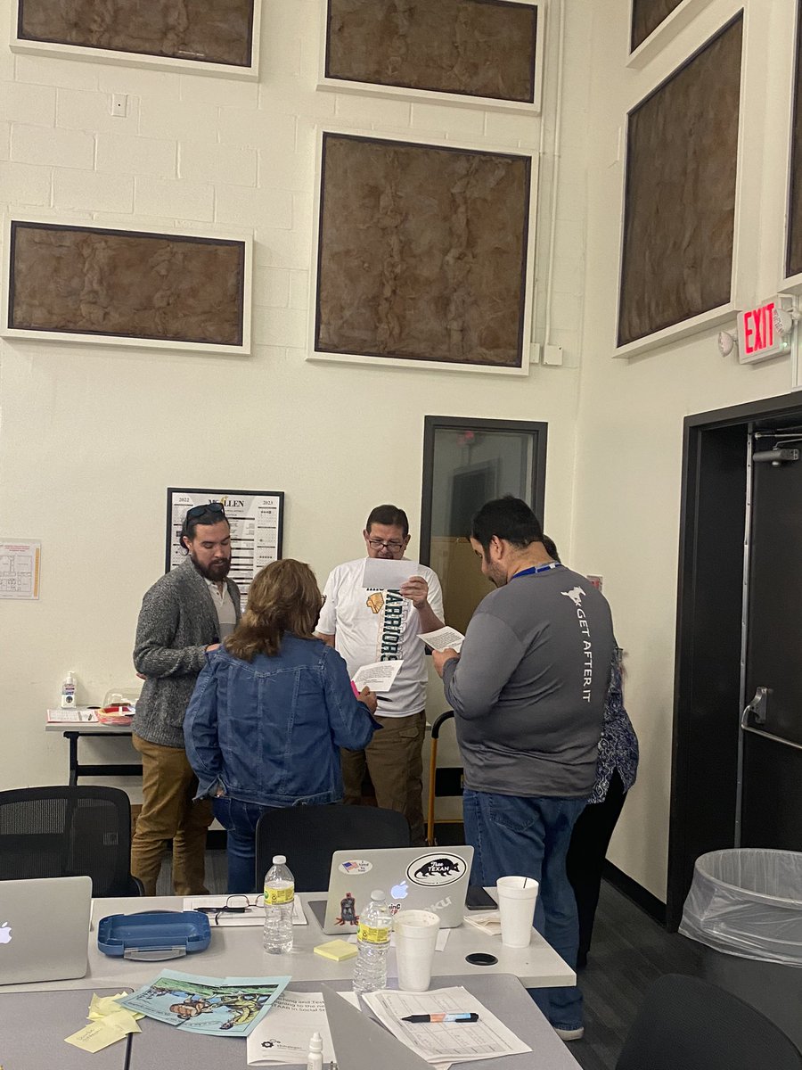 McAllenSSdept's tweet photo. US History teachers are analyzing primary sources & excerpts using the Circle of Five strategy to assign roles @s3strategies @McAllenISD https://t.co/ujLwMTo60Y