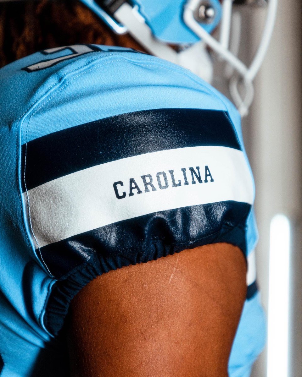 UNCFootball's tweet photo. Cleanest unis in the game ❄️

#CarolinaFootball 🏈 #UNCommon https://t.co/fiVFP2hgd6