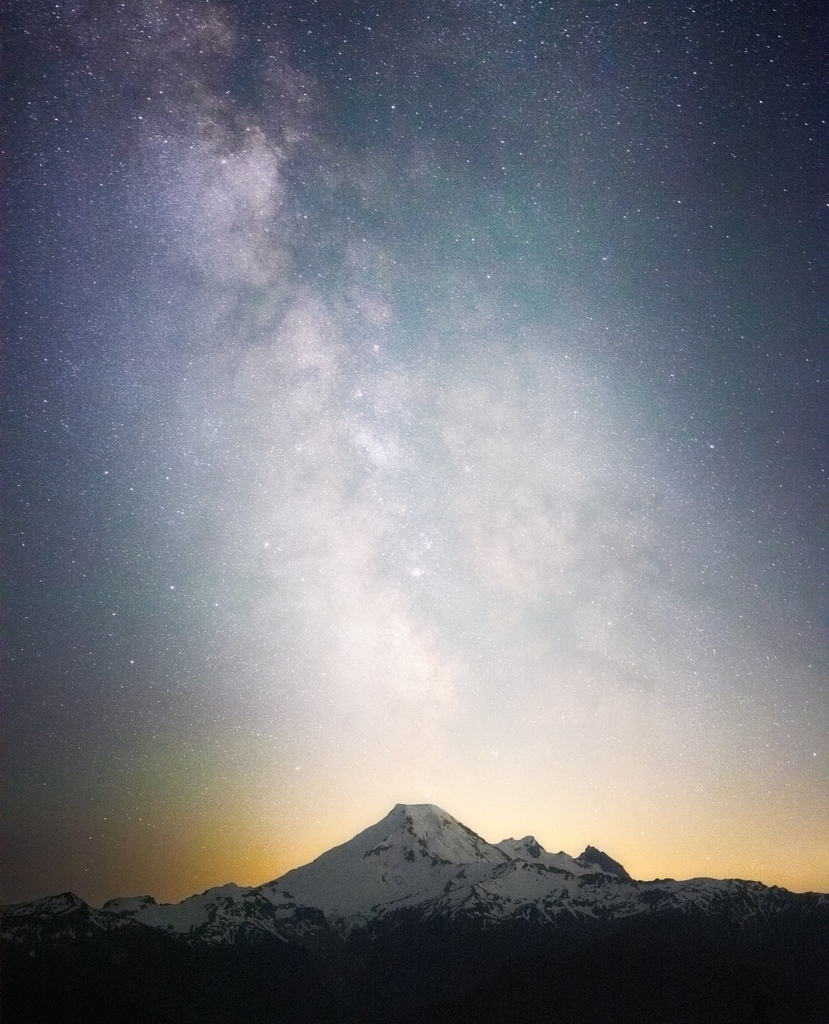 jmongol's tweet photo. Summertime Milky Way and Mt. Baker, with the R5 and RF 15-35. ⁠
⁠
On overnight backcountry trips, I often leave the tracking mount at home and stack images to save weight, which is what I did here. ⁠
⁠
#nature #pnw #pnwcollective #pacificnw #wa #wash… https://t.co/7uO3G57alb https://t.co/eaXFdqtFMw