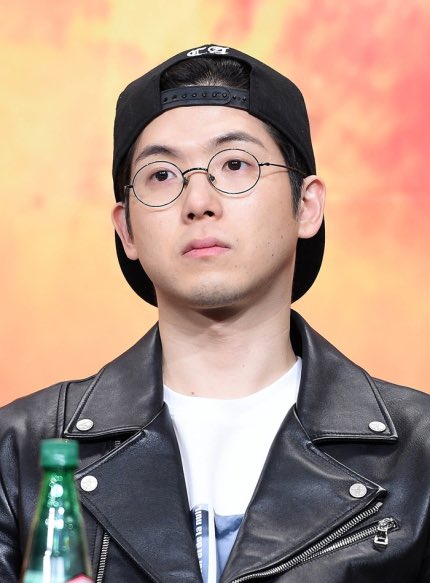 dropthekhhtea's tweet photo. Mad Clown’s rep confirms earlier report that he had amicably divorced his wife last year

The two had separated on good terms a few years ago, and only divorced legally last year when their son was older and had developed cognitive abilities

https://t.co/fGCS2Ju8qx https://t.co/F5yTquak0l