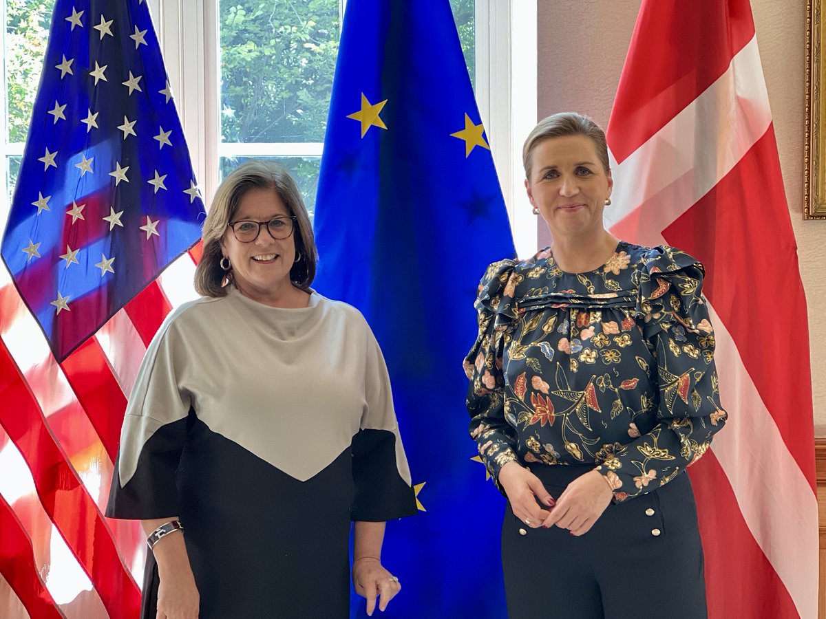 Close business ties are crucial for green growth &amp; job creation. Transatlantic public-private partnerships are essential to drive green economic transformation. These were messages at a round table with <a href="/statsmin/">Statsministeriet</a> &amp;🇩🇰-🇺🇸companies at U.S. Chamber of Commerce yesterday #DenmarkinUSA