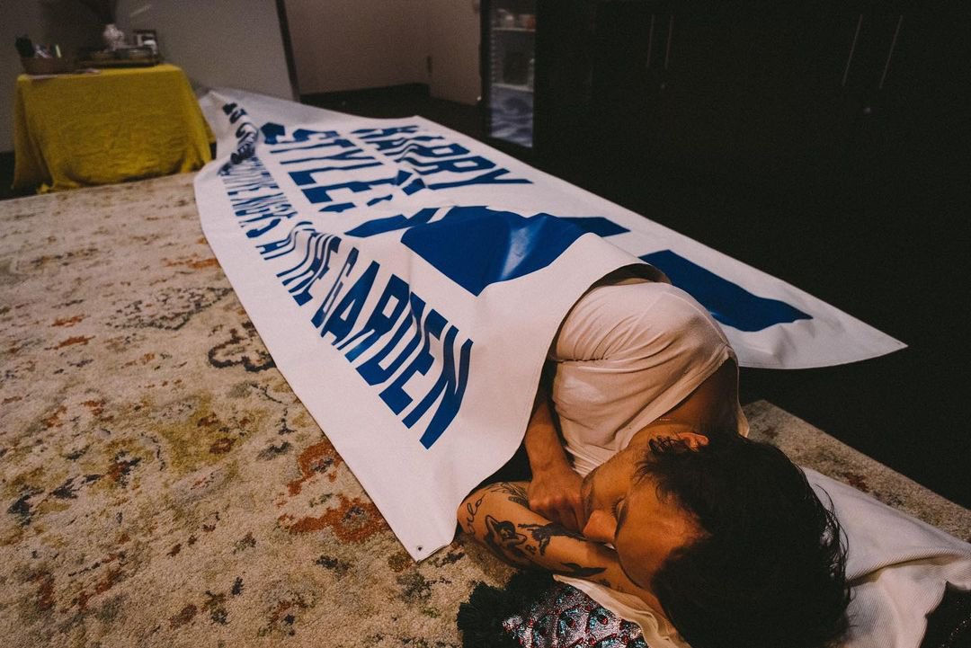 harry going to sleep the night before he got his banner hung up