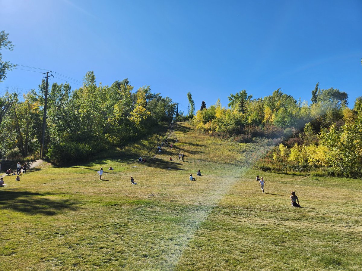 12ElbowPark's tweet photo. We had a lovely walk in Elbow Park on the last day of Summer. Students found a sit spot and used their senses to record what they could feel, hear, see and smell. Thank you to our parent helpers who supported the safe journey. 
@ElbowParkSchool https://t.co/Uur4mOdfzq