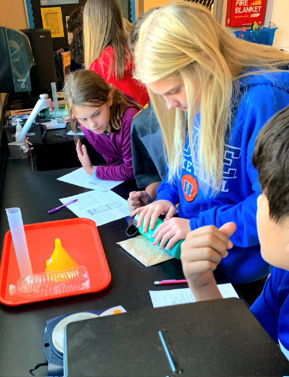 SMMHSEagles's tweet image. #MSscience 7th graders had fun using Cheerios in a lab on Separating Mixtures. #SMMHSsoars