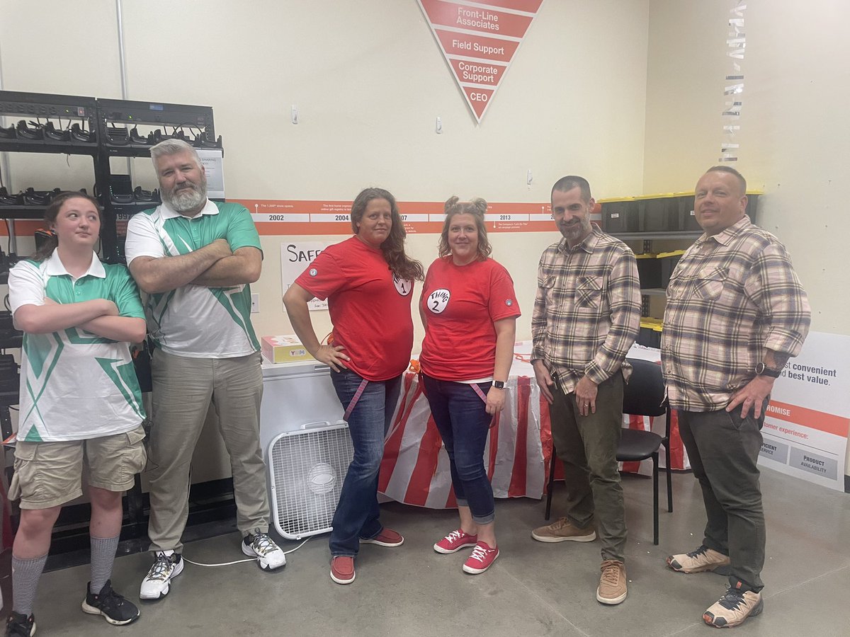 MDep26's tweet photo. Spirit week before our success sharing weekend celebration! College team color day Monday and Twin day yesterday. I got my “little moose” a shirt to wear with me! https://t.co/C4ulpJEEUz