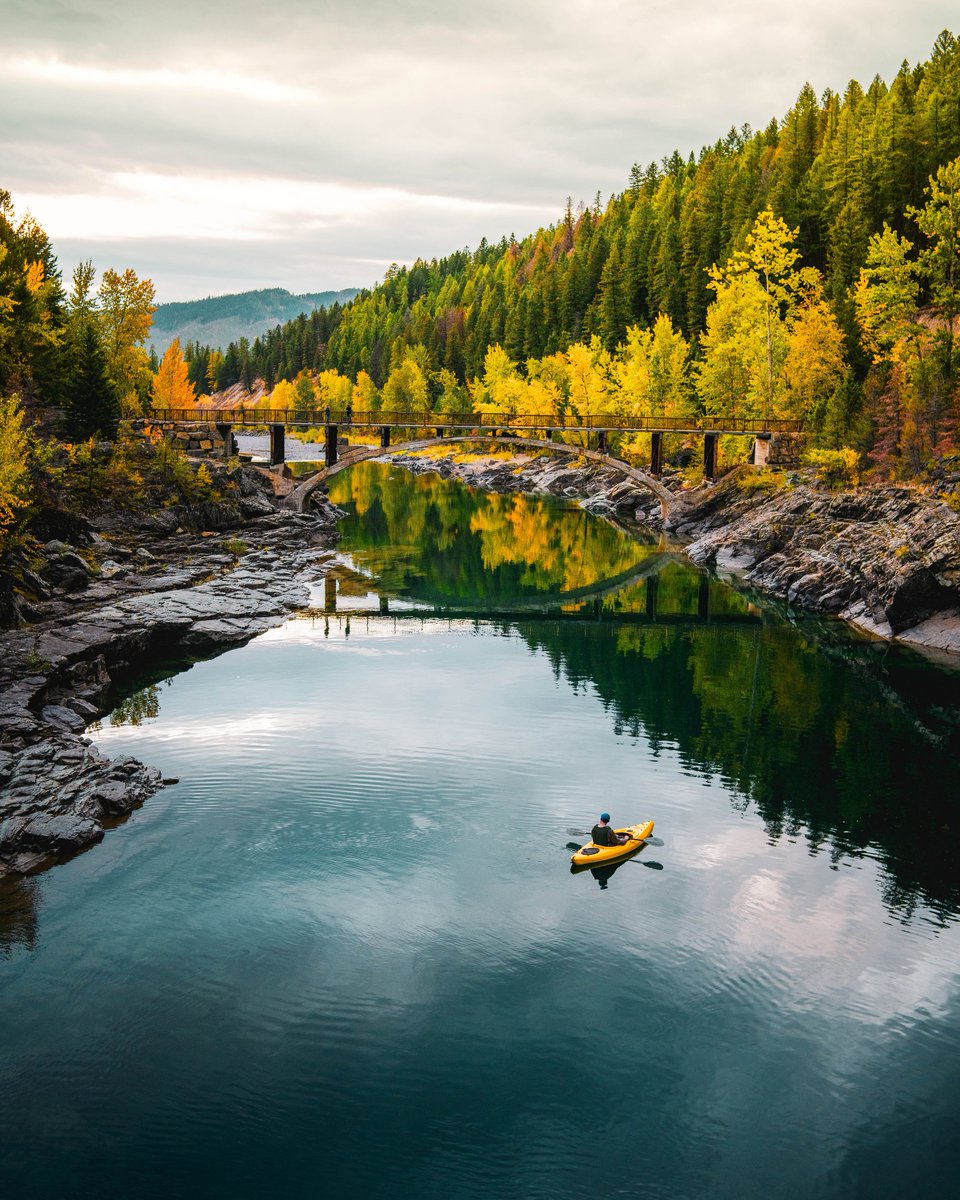 glaciermt's tweet photo. Hello, fall. It's always nice to welcome one of our favorite seasons. What's your favorite autumn activity?

📷: Eric Matt 
#RecreateResponsibly #GlacierMT #Montana https://t.co/iq4XbmTDt8
