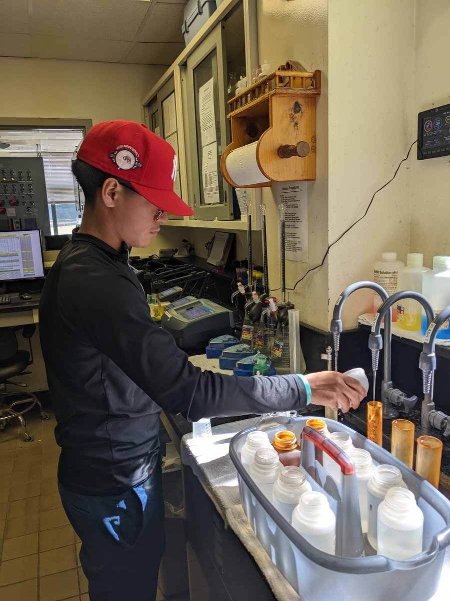 SCPSWBL's tweet photo. Shout-out to Dept. Of Utilities Intern, Eddie D. @brook_point for learning how to run and interpret water test results for Stafford county!  #elevatestafford @SCPSchools #scpswbl https://t.co/EXDOccVGrK