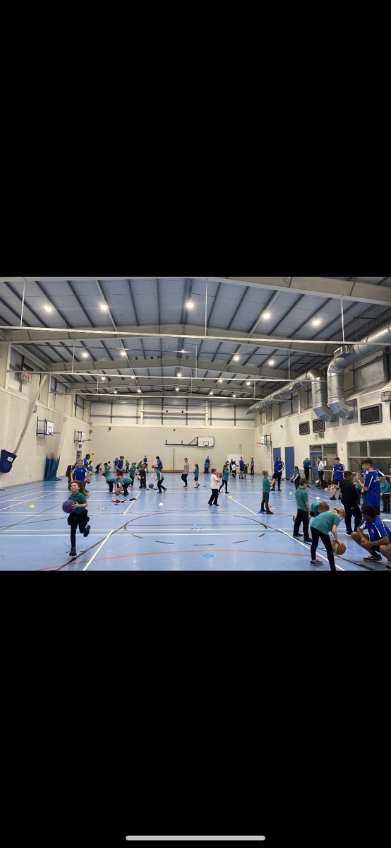 onerensport's tweet photo. Thank you to @JohnstoneHighSc Sports Development class for inviting @FordbankPS along to take part in a wonderful afternoon of basketball 🏀 

@jhighHWB @MissashmoleP @sportscotland @RenEdHWB https://t.co/JsH3gwGmaN