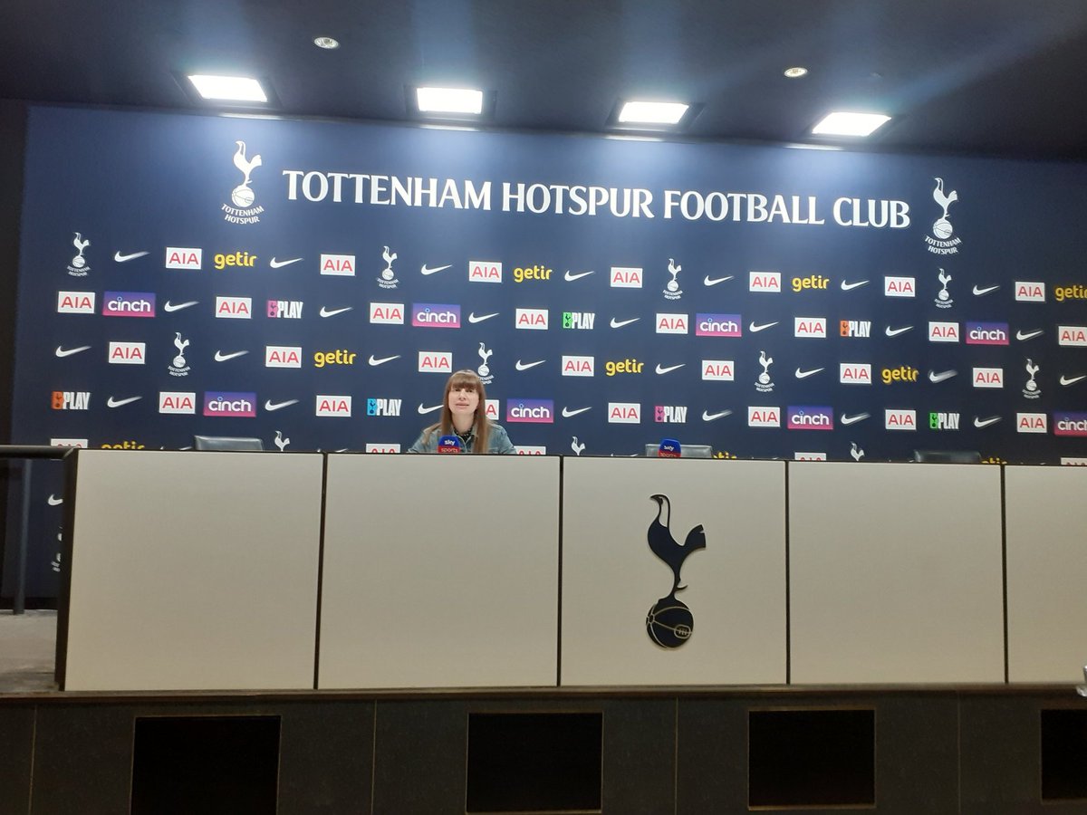 Dukes_Media's tweet photo. Thanks for the tour @SpursOfficial ⚽️ https://t.co/IeTGmD44vk