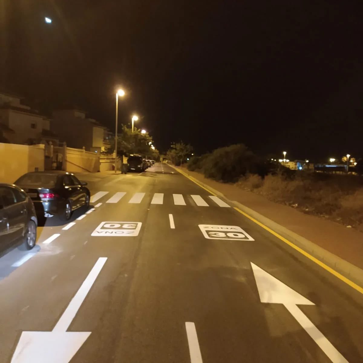 EduardoDolon's tweet photo. Además de estas tareas, que continúan por el resto de zonas de Torrevieja, se están estableciendo la inclusión de pictogramas en los pasos de peatones para poder mejorar la seguridad de todos. https://t.co/MIHoCfReqo
