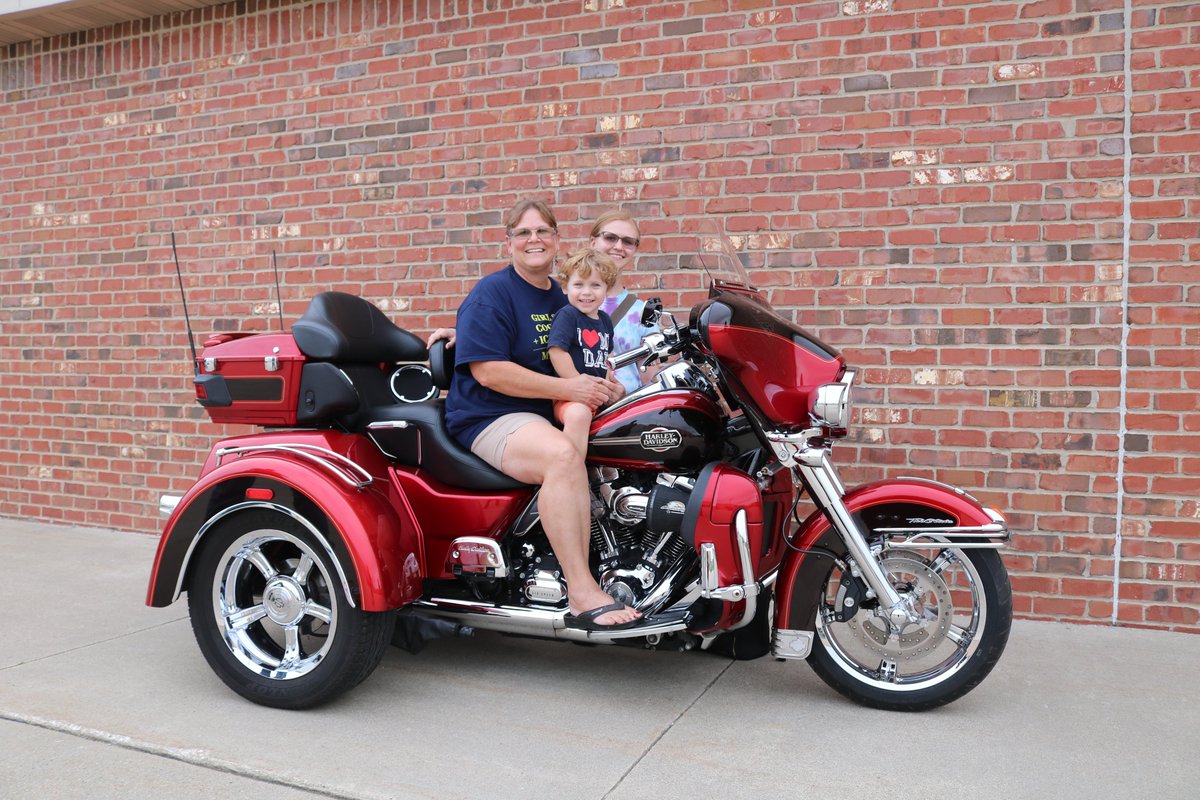 ZylstraHDAmes's tweet photo. Make some noise for Vicky on the purchase of her 2012 Harley-Davidson Tri Glide Ultra Classic in the snazzy Ember Red Sunglo!
Thank you for your continued business at Zylstra Harley-Davidson, Vicky!

We hope that you enjoy many, many miles of comfort on your new ride! https://t.co/rc6DQQV2Zc