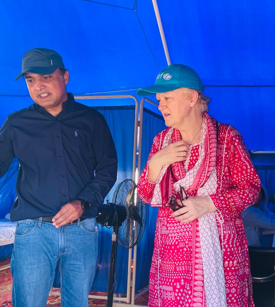 pphi_umerkot's tweet photo. Ms. Ellen Van Kalmthout Chief of Education @UNICEF_Pakistan along with Dr. Muhammad Bux Dharejo Deputy Commissioner Umerkot  visited improvised 24/7 Health Facility PPHI District Umerkot, Tent City Chachro Road Umerkot
@PPHIOFFICIAL @SindhHealthDpt https://t.co/Pogfmt1Jzg