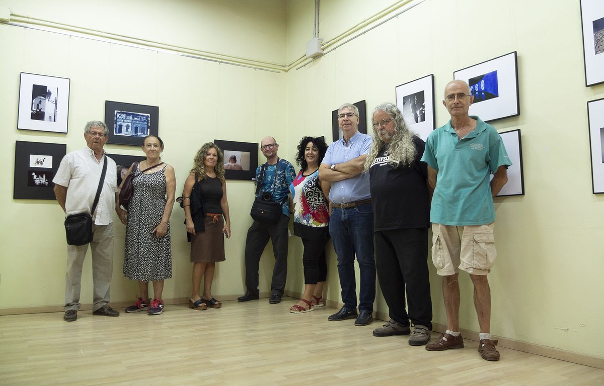 fotoespai's tweet photo. A la inauguració de l'exposició de treballs del alumnes 2021-22 https://t.co/9ZRM2vDht1 #photoexhibition #expofoto #fotoexpo #Fotoespai https://t.co/lnoa07Iqle