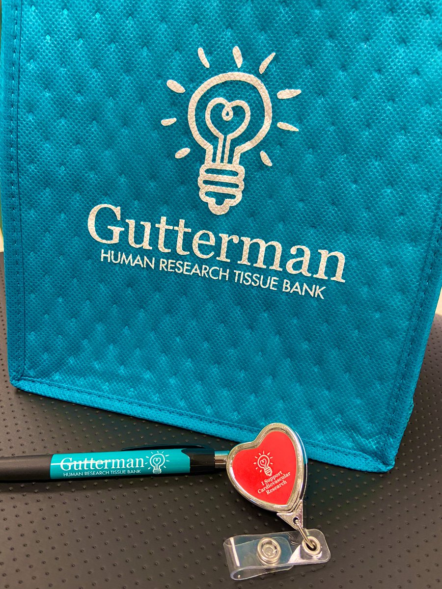 gogo_gopss's tweet photo. LOVING our new #LabSwag! Thank you @LabFreed!! #CardiovascularResearch https://t.co/3tgFZIhvIU