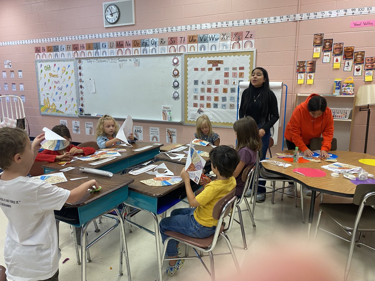 AveryCountyCTE's tweet photo. CTE students in @susanhawkins67 Health Science class made a special visit to FTE today to teach students about the brain. #CTEforNC #AveryCTE https://t.co/ECgS8H5uIk