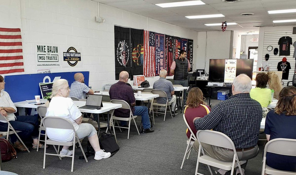 rwyosaitis55's tweet photo. On opposite sides of the state last night volunteers are getting involved and getting trained to talk to voters about why @TudorDixon and our entire Republican ticket will bring prosperity and sanity back to this great state. #47days #leadright https://t.co/iYGX5ljb0w