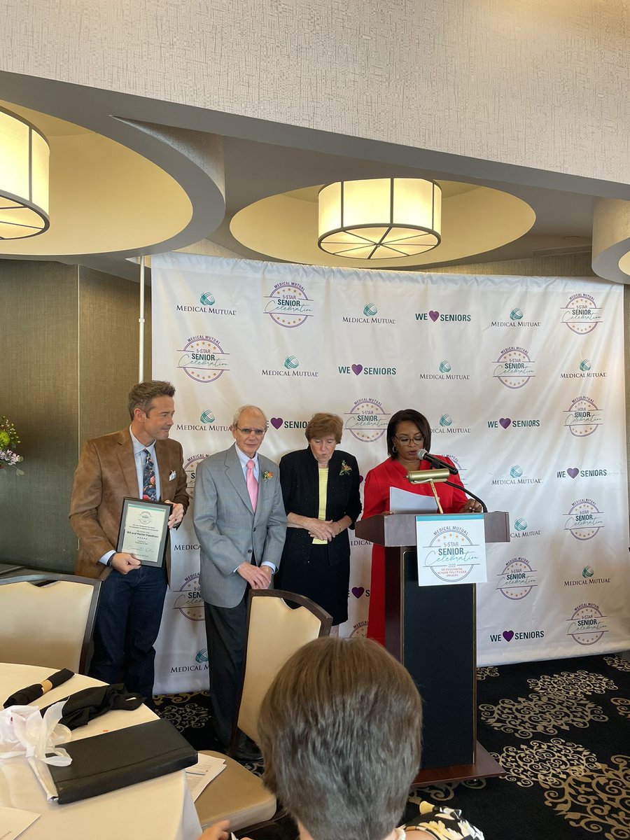Sheroux2121's tweet photo. I am honored to be a part of the 5star senior celebration recognizing our senior volunteers in Cincinnati! #Seniors #volunteers @medmutual https://t.co/uSiM1ishL7