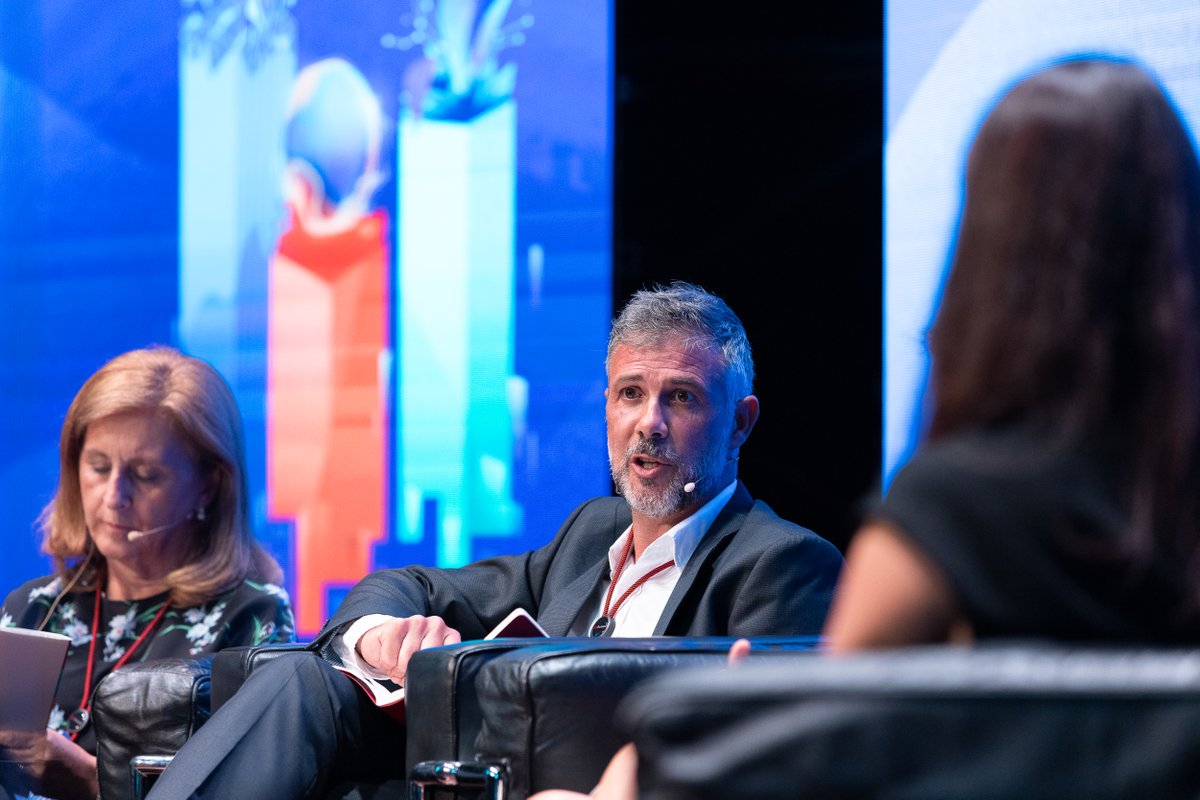 MITPortugal's tweet photo. Roundtable with some esteemed members of #MITPortugalCommunity to discuss how the MIT Portugal program can support tackling the #future challenges that our society will face (8/11) https://t.co/kCH2ET7pHB