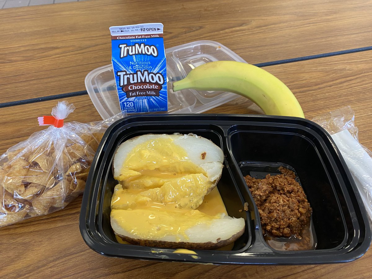 alecki1972's tweet photo. Perk of being the nutrition director.  Delicious lunch from @McAllenCNP @cobras047 https://t.co/hpNL6nkMut