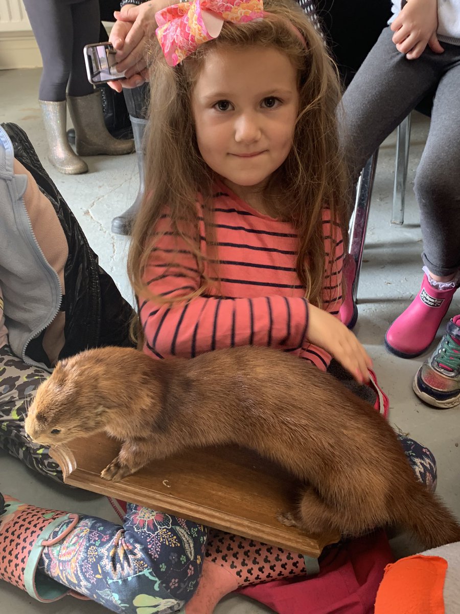 _Miss_Bruce's tweet photo. P2B had a great time on their trip to the River Dee this week. We learned about the salmon cycle, river animals and we even got to look at some fish up close! @Kirkhill_School https://t.co/oSSSM5ufDj