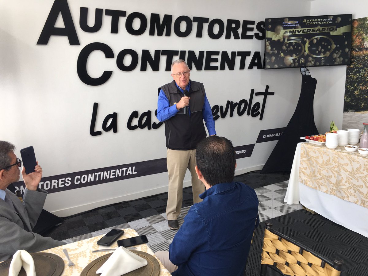 AutomagazineEc's tweet photo. AUTO Magazine con AUTOMOTORES CONTINENTAL, en la celebración de su Aniversario 50 en el mercado ecuatoriano: ⬇️
https://t.co/xw6gbBsb93

#AutoMagazineEc #Autoconsa #Ecuador #AutomotoresContinental #Aniversario50 #ConcesionarioNro1 #Chevrolet #Isuzu #IndustriaAutomotriz #Camiones https://t.co/4nhKNSQ9G6