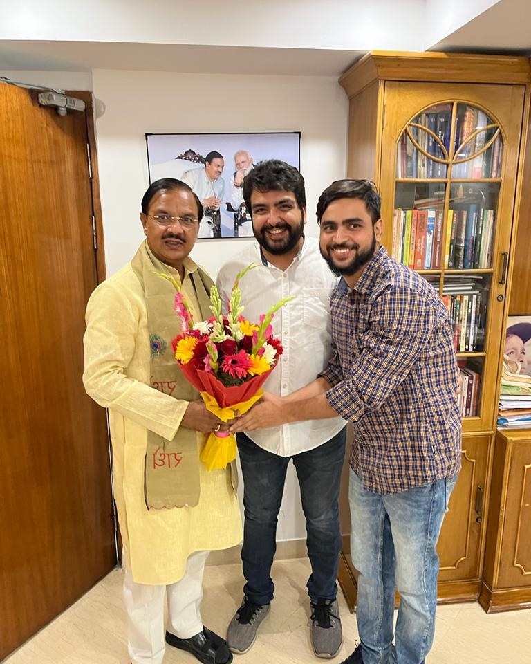 Jayprak52895584's tweet photo. नवीन दायित्व की हार्दिक शुभकामनाएँ सर @dr_maheshsharma - भारतीय जनता पार्टी प्रभारी (त्रिपुरा), सांसद - नोएडा (उत्तरप्रदेश)
टीम शिवा - @ankitbhardwajIN भैया
#Noida #noidamp #Tripura #bjptripura #BJP https://t.co/crxMhEiAfc
