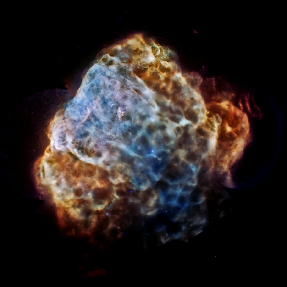 chandraxray's tweet photo. This delicate tapestry of X-ray light is the remnant of a supernova explosion that would have been witnessed on Earth about 3,700 years ago. Known as "Puppis A," it spans more than 100 light-years from side to side. Happy #FirstDayOfFall #fall #Autumn (1/2) https://t.co/vvDBq4Fwbg