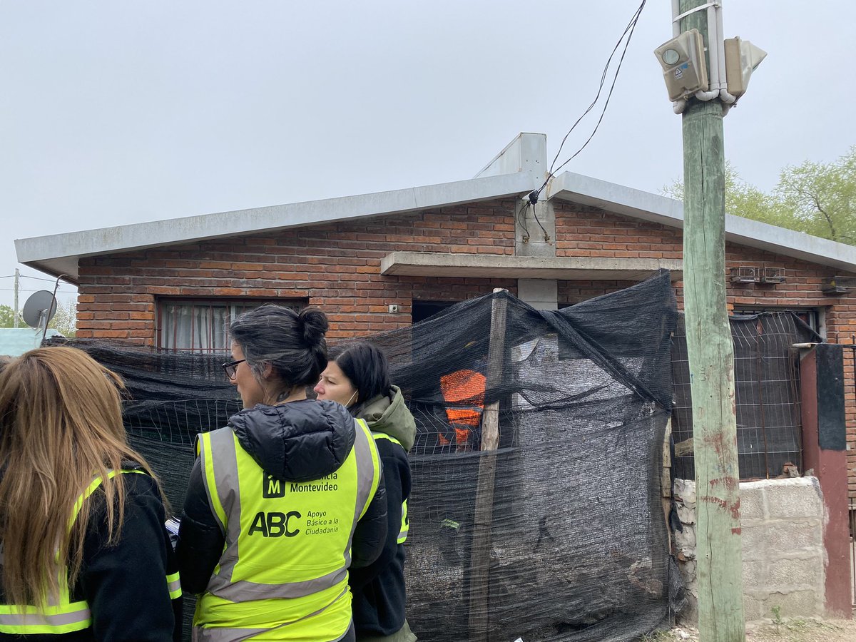 adribalcarcel's tweet photo. Equipo de Cesar Raimondo y CV Andrea unos guerreros, se logra doblegar la falta de sensibilidad y se ponen las cosas en orden. Hoy los vecinos pueden ser realojados después de larga espera. Barrio Acosta y Lara Felicitaciones https://t.co/W5SNzWgUCn