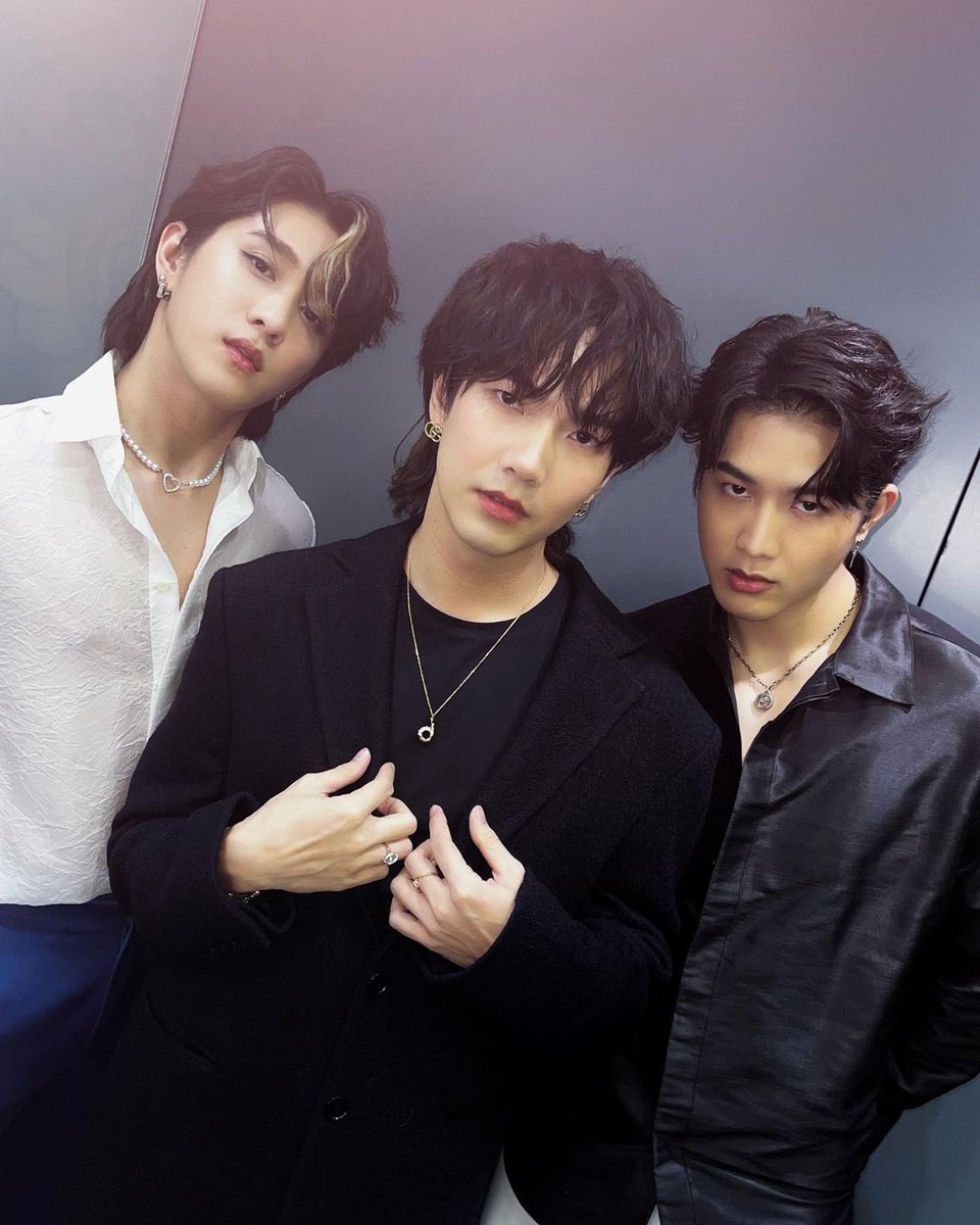 Build_INAFC3's tweet image. @.hwangjune.makeup memposting foto Build di instagram [22092022]

P&apos;Jak💥 Pretty boy💞 and Mascular guy💪

#VVONSUGUNNASILxBeOnCloud
#BuildJakapan @Buildbuilddd