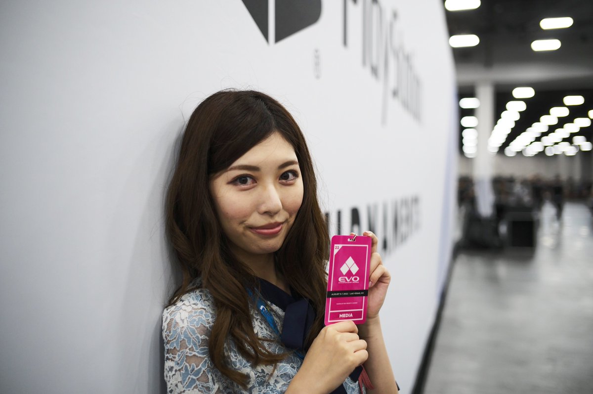 seitakadosawa's tweet photo. 今夜の地上波いいすぽ！は格闘ゲームの祭典 #EVO の現地取材第一弾！！
いいすぽ！日本人プレイヤー達の活躍に密着します。さらに歴史を持つ東西対抗戦 #REDBULL5G の模様もお届けいたします！
#eSports
#EVO
#REDBULL
#バカリズム
#橘ゆりか https://t.co/q8WFh6oMYT