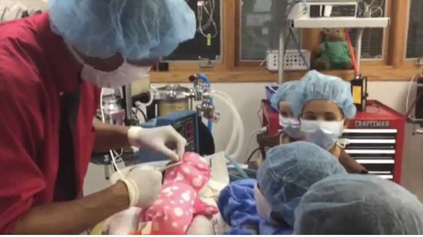 DrMonContreras's tweet photo. Teddy bear surgery is a fun way for kids to learn how veterinarians take care of their pets when they get injured. #TBT https://t.co/KwFVgoRUii