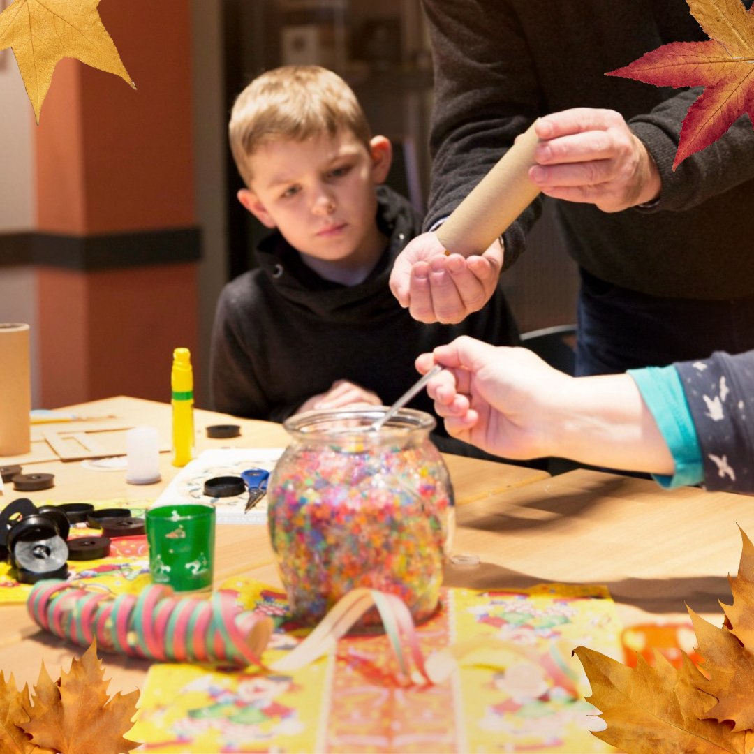 Muelheim_Ruhr's tweet image. Die Blätter 🍁🍂 werden bunt, die Tage gemütlicher, Drachen steigen in den Himmel – zack💥 da stehen die #Herbstferien vor der Tür! Das #Herbstferienprogramm bietet eine abwechslungsreiche Freizeit aus Spiel, Spaß und Action für Kinder und Jugendliche.
🌐 freizeit.muelheim-ruhr.de