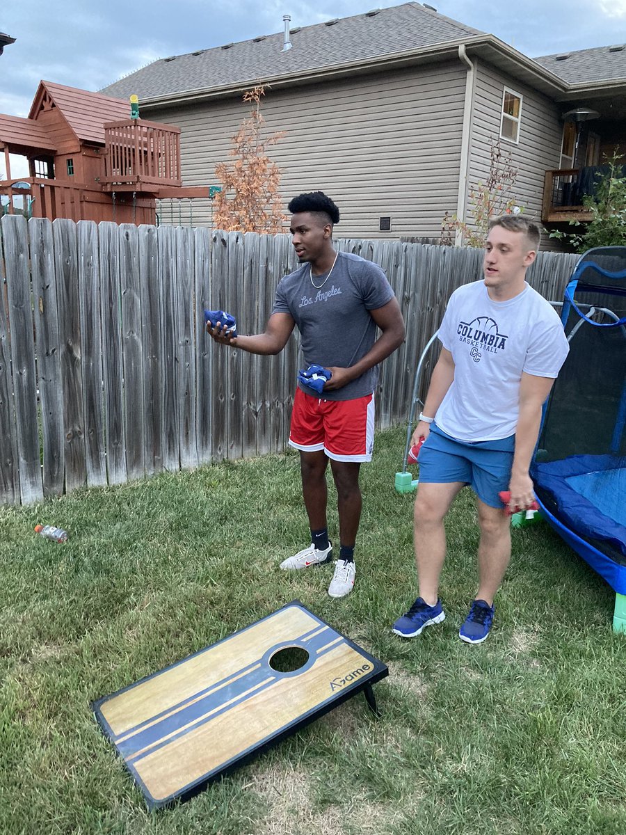 cougarmbb's tweet photo. Last night we enjoyed our annual Bags and BBQ at Coach Brock’s house. Freshman @jaiden_c10 and @adamsause31 took home the 🏆 https://t.co/qGtdwm657X