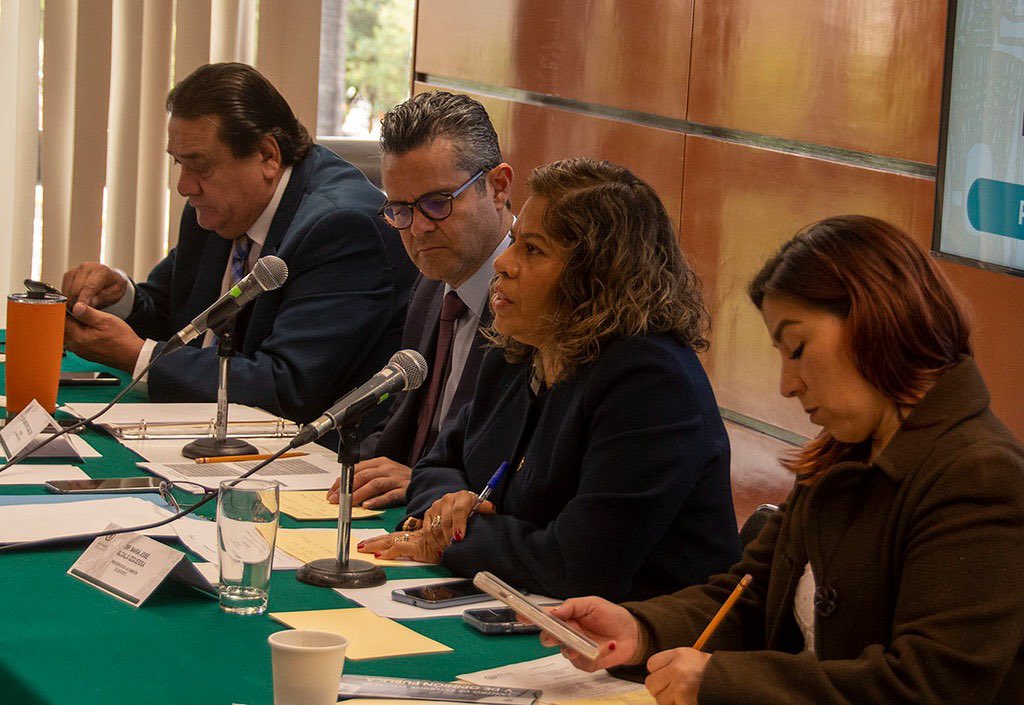 maryjosealcala's tweet photo. Estamos en la quinta sesión ordinaria de la Comisión de Deporte de @Mx_Diputados .  Agradezco el apoyo de todos mis compañeros diputados a fin de llevar nuestros trabajos a buen puerto para este segundo año de ejercicio legislativo en beneficio del derecho al deporte en Mèxico. https://t.co/9TEIn9pS6x
