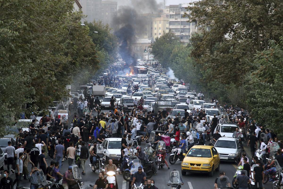 erm_io's tweet photo. Last time they shut down internet in Iran, they killed 1500 innocent people. Please raise awareness and act if you can before it’s too late. There’ll be a massacre.😞🖤

Dear @elonmusk @VitalikButerin @cobie @punk6529 you’ve a loud voice, please… #Mahsa_Amini #مهسا_امینی #OpIran https://t.co/Aa0XuGaS91