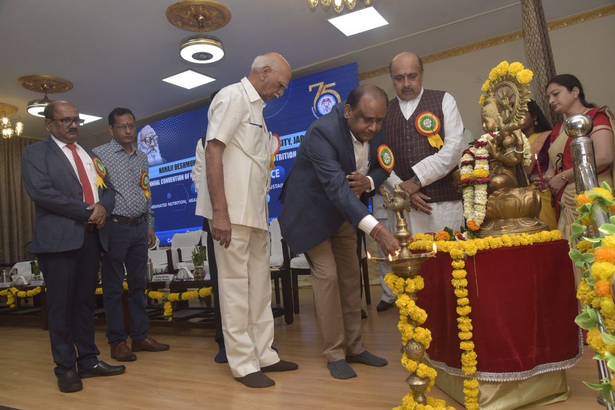 presidentVCI's tweet photo. “Technology is best when it brings people together.” –

Attended two day National Conference on 21st September 2022 on Animal nutrition; Topic: "Cordinated nutrition health &amp; extension Approch for sustainable livestock production". https://t.co/sVk1KU8xfv