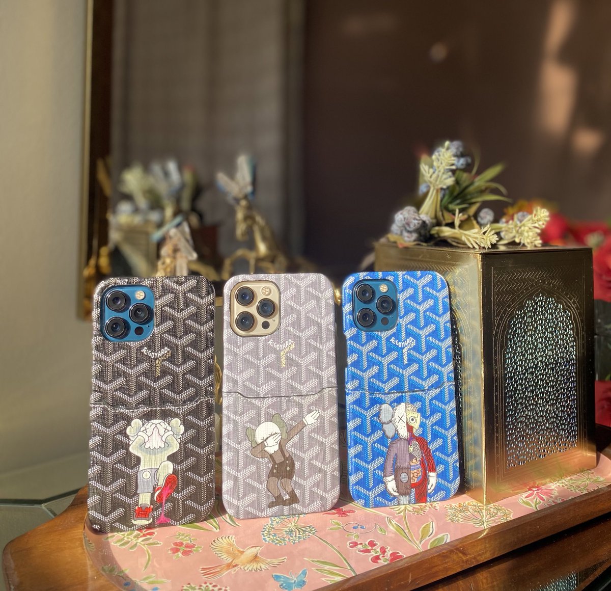 PhoneCoverJ tweet picture