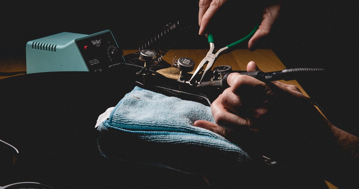 SeymourDuncan's tweet image. Some of these items are &quot;nice to have&quot; but others are ESSENTIAL! Learn how to use a soldering iron on our blog hubs.la/Q01lvGWh0 

#SeymourDuncan #HowToSolder