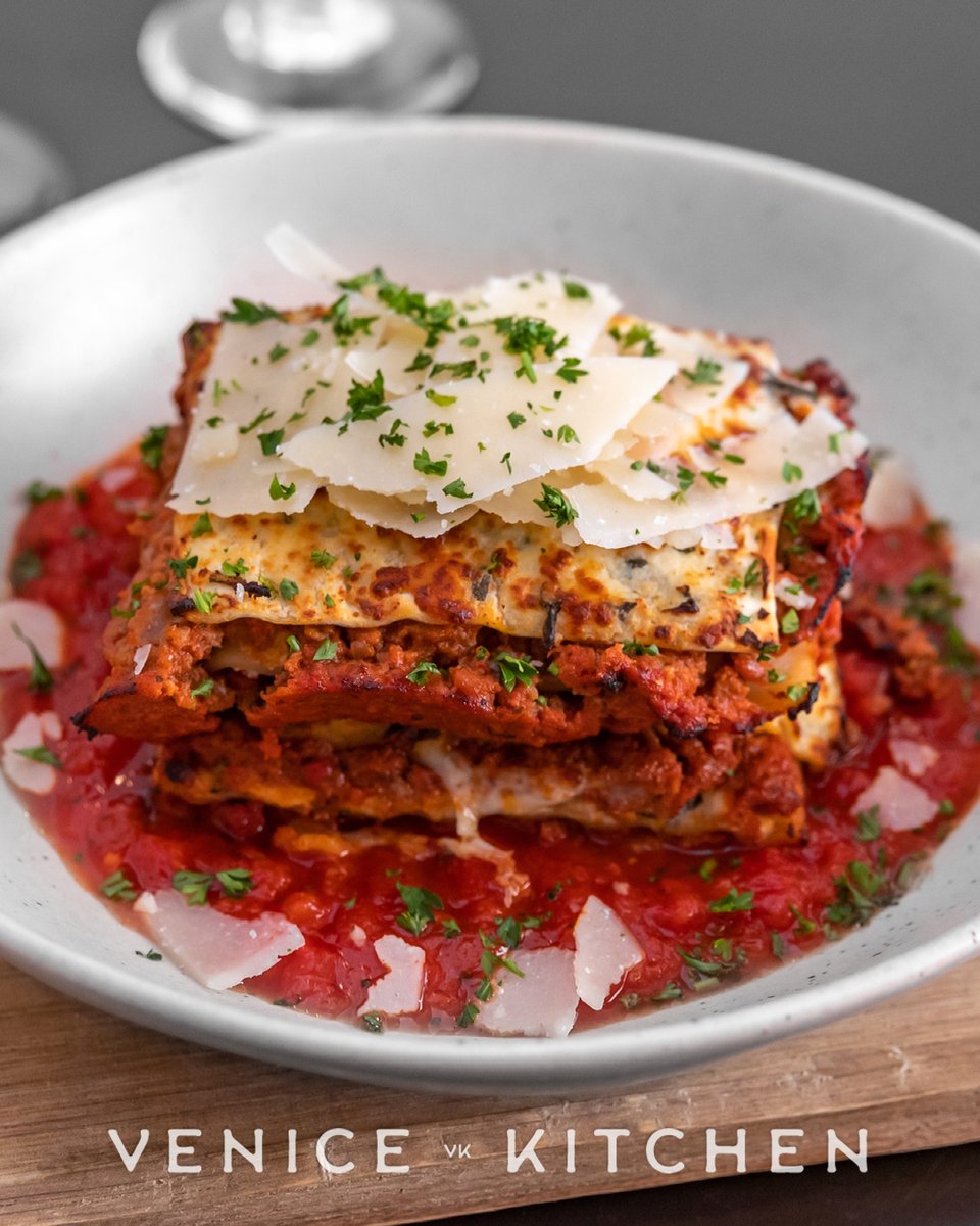 venice_kitchen's tweet photo. Now THAT is a world famous lasagna‼️ 👏🏼
.
.
.
#VeniceKitchen #Venice #Kitchen #tennessee #southern #creole #fusion #dinner #dinnertime #lunch #special #Memphis https://t.co/xJwQnH2ySV