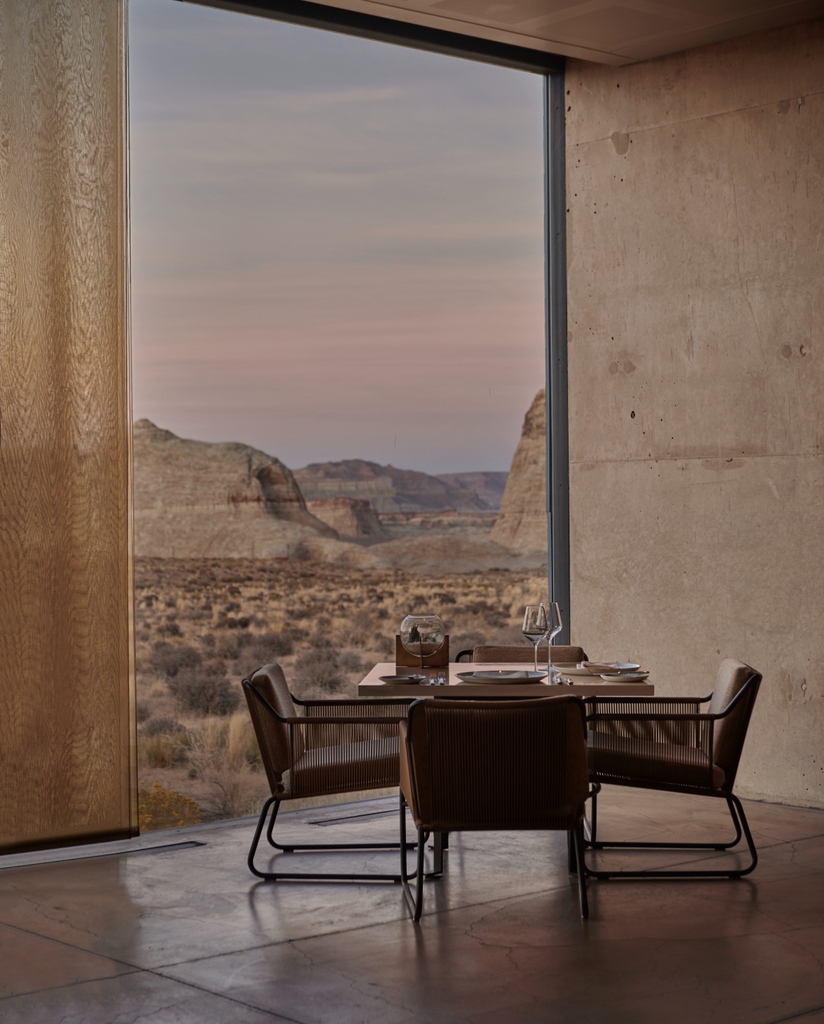 Amanresorts's tweet photo. When dinner comes with a 2 billion-year-old view.

#TheSpiritofAman #Amangiri https://t.co/h1AZkc8Wl8