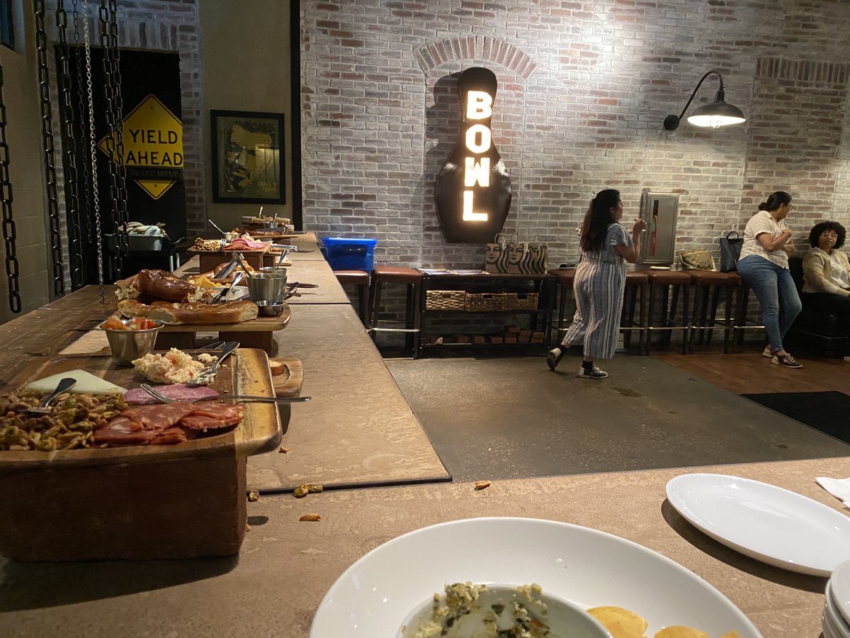 Thank you to everyone who attended the Bowling Event last night at Bowl &amp; Barrel City Centre! It was a great opportunity for Members, Young Professionals, and Students to connect and network. Subscribe to our weekly eblast for our next event ow.ly/LNSu50KQwec