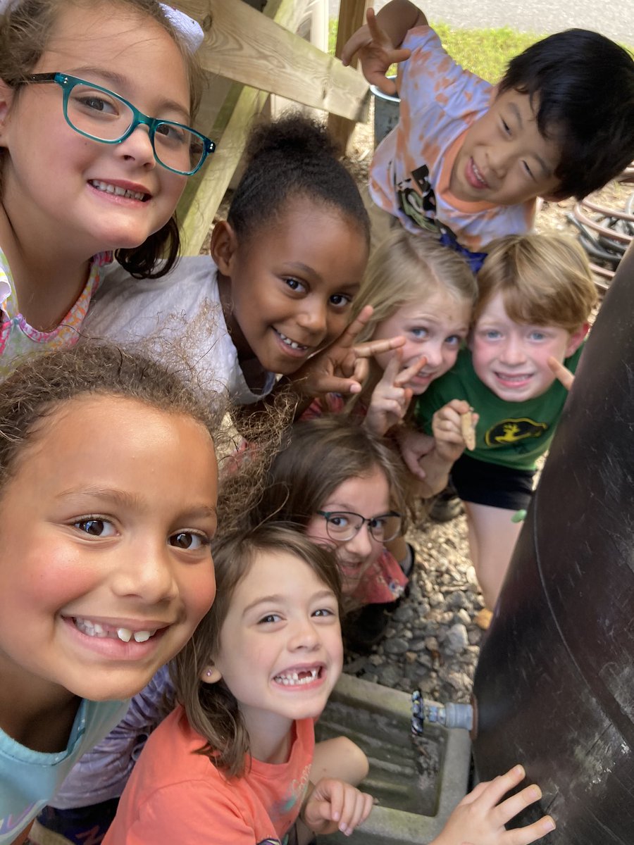 CWExploris's tweet image. The world around our buildings is bursting with life! #connectionstonature