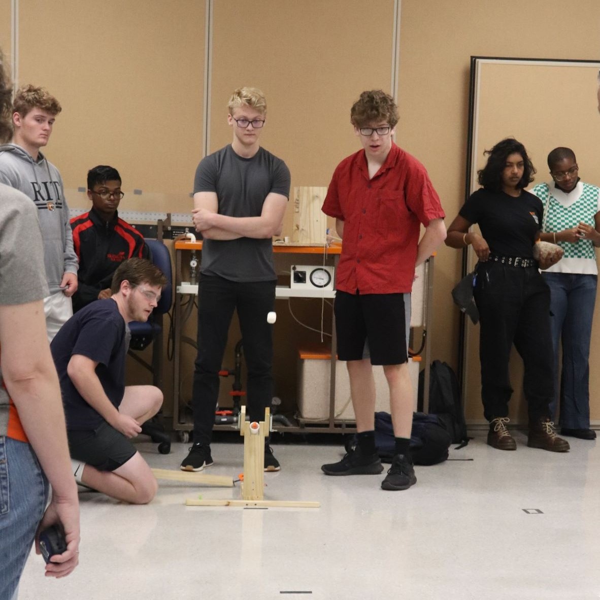 Students from Fundamentals of Engineering participated in a marshmallow launch demo as part of their class project. Shown here are student groups demonstrating their launchers, with support from their classmates and instructors. 🛠️ #Marshmallows #RIT #EngineeringTechnology