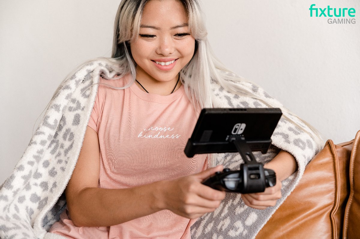 FixtureGaming's tweet photo. Happy first day of autumn! What cozy games will you curl up with this season? 🍂
Check out the #FixtureS1 and Carrying Case bundle on @Amazon:
https://t.co/5tlTAEijsA
#fall #fallvibes #autumn #autumnequinox #thursdaythoughts #cozygaming #switchgaming #nintendoswitch #nintendo https://t.co/uUja76qlYj