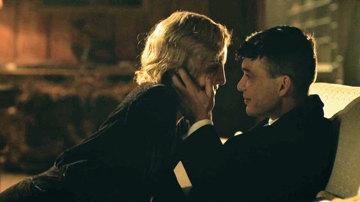 “Dünyada sevmekten güzel bir şey varsa eğer; severken sevilmektir..”

🎬Peaky Blinders