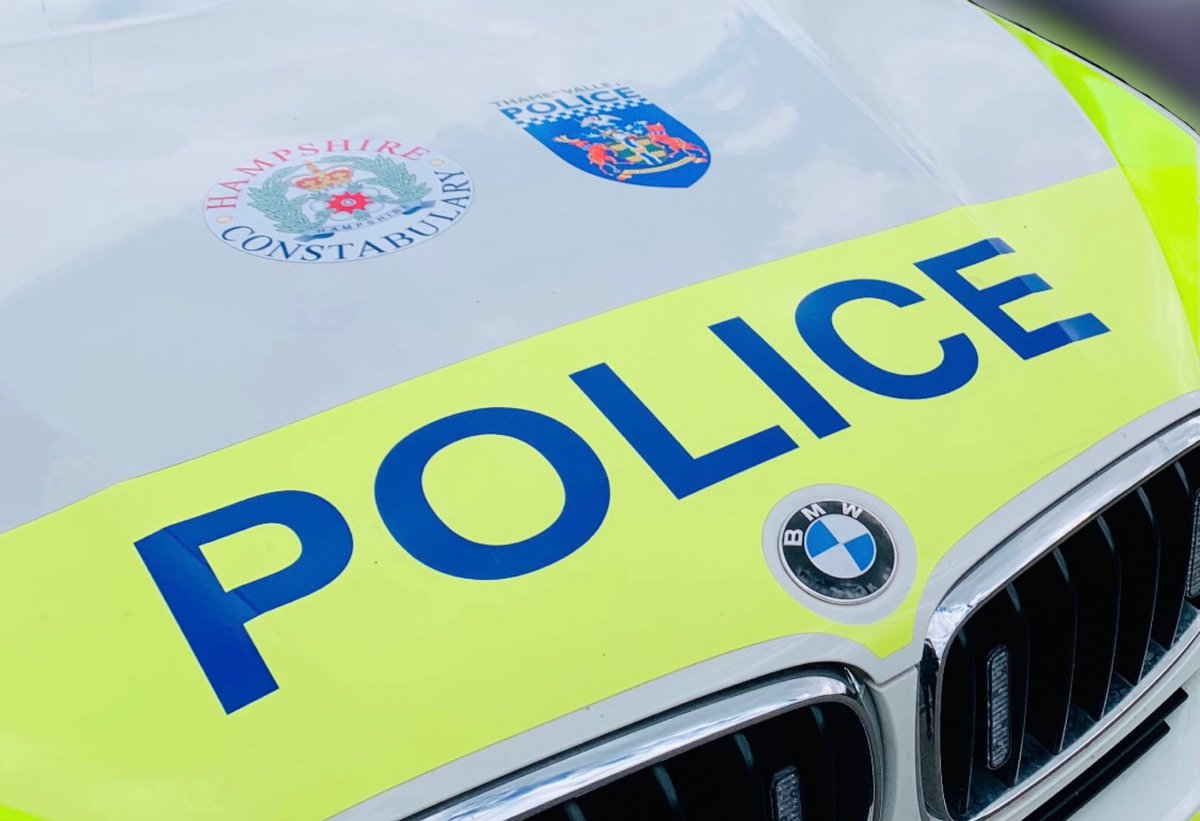 tvprp's tweet photo. Officers stopped a car on Chairborough Ave #HighWycombe that was seen wizzing around the streets 🚗💨

Driver reported for careless driving and issued a #S59 warning notice that means their car will be seized if they repeat the behaviour 👍

#ItsNotWorthTheRisk 

#P0916 #P6633 https://t.co/55S4ep1GYR