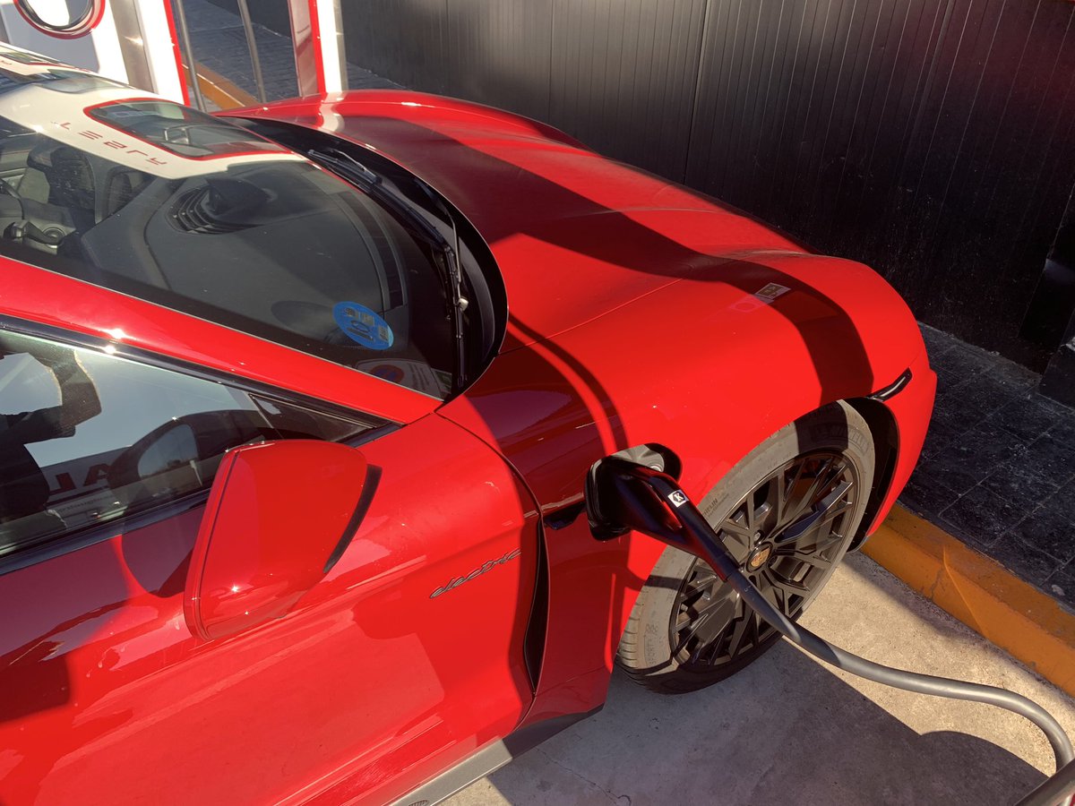 Álvaro Sauras tweet media